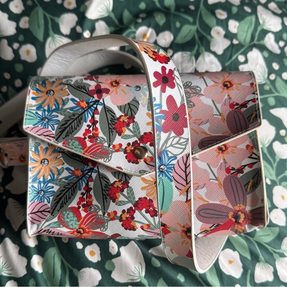 Never Worn Torrid Floral Belt Bag - Picture 1 of 2